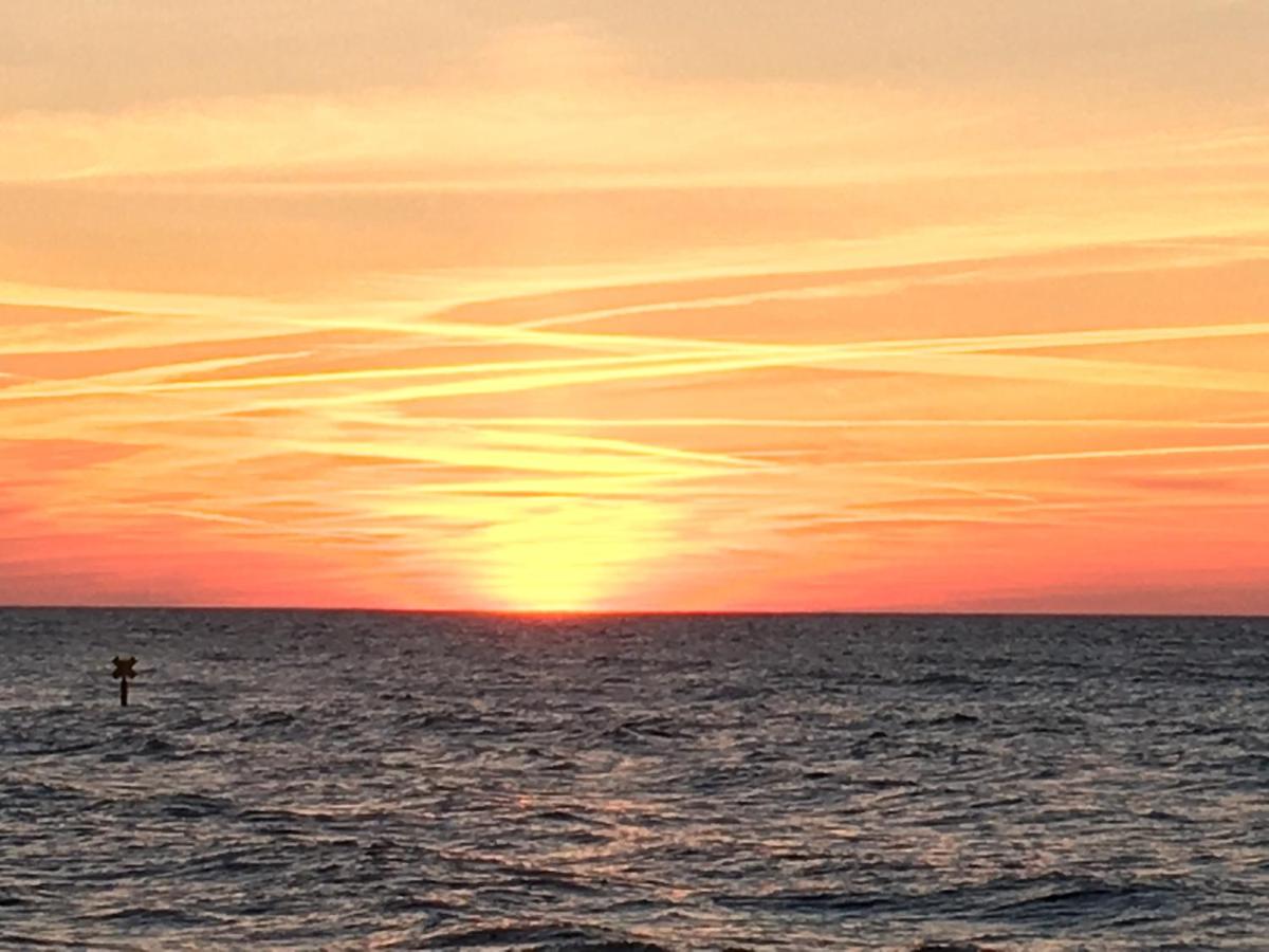 Plażowa klatka 5P -wewnętrzne podwórko- Apartament 5P, piętro I - Chambres d'hôtes Rowy
