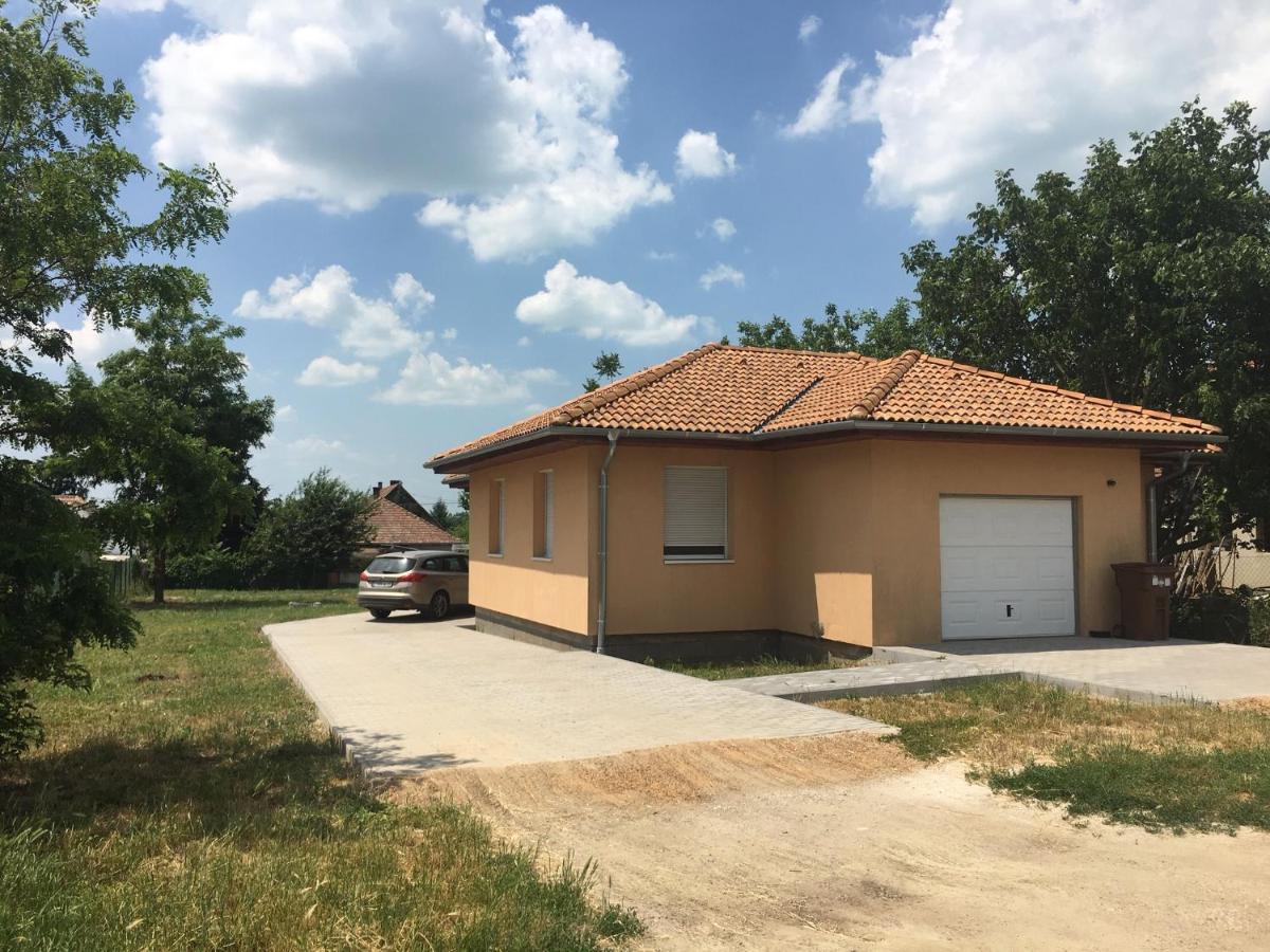 BB Szabó Villa - Ferienwohnung