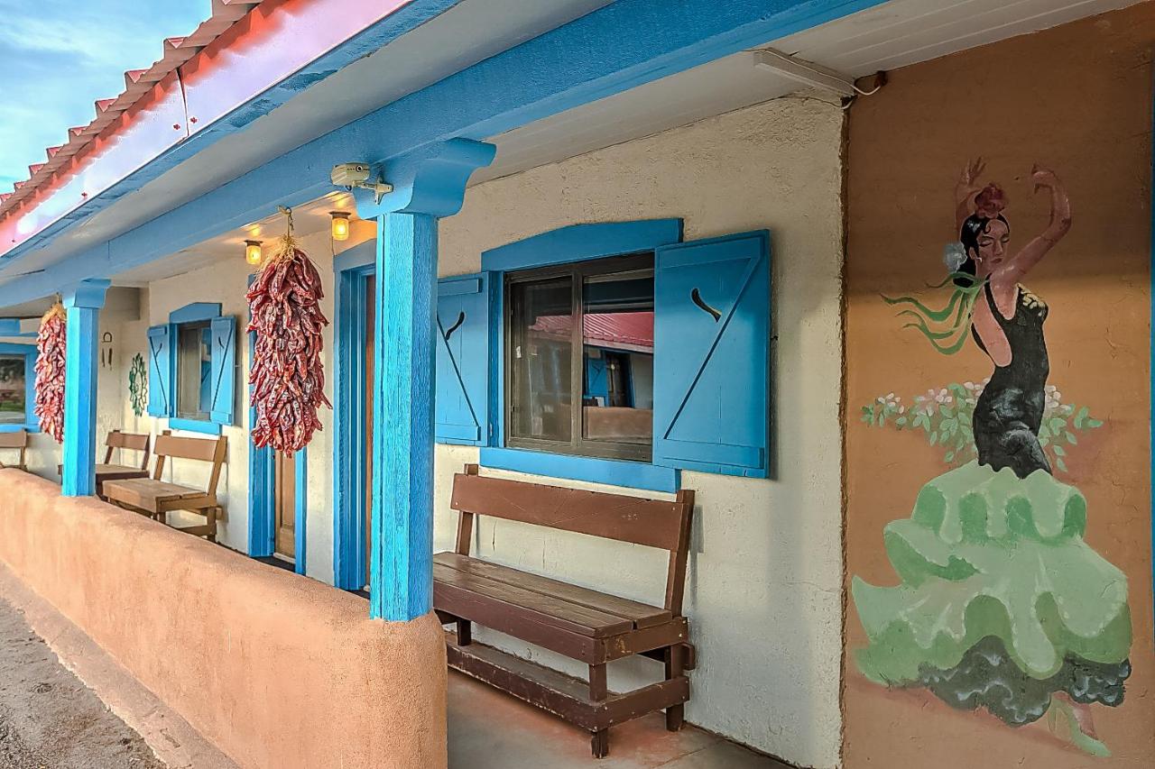 Chama Trails Motel - B&B