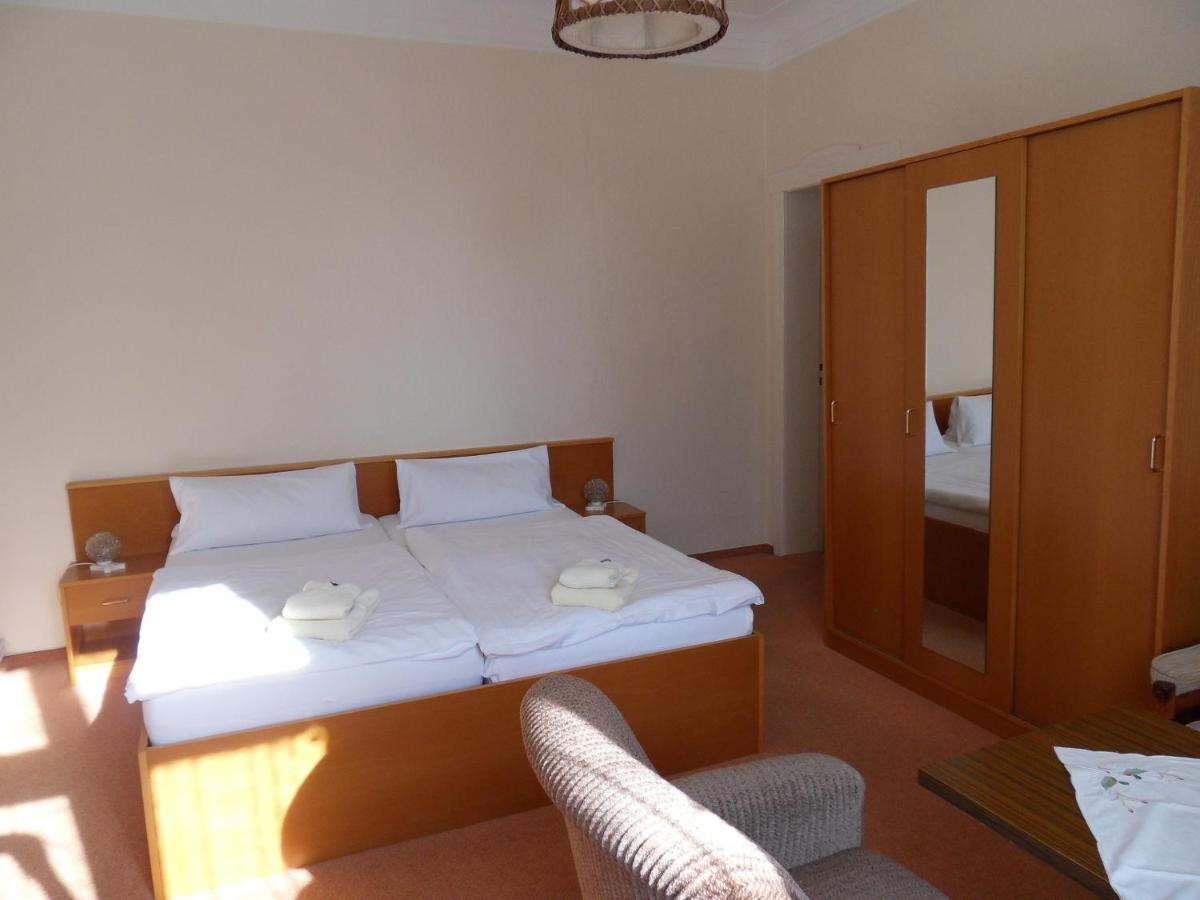 One-Bedroom Apartment (4 Adults)