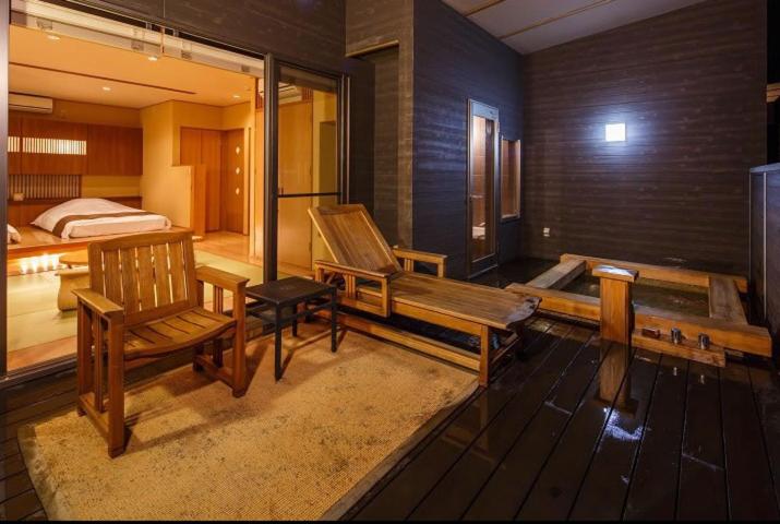 Room with Tatami Area and Open-Air Bath - Annex - Kunugi