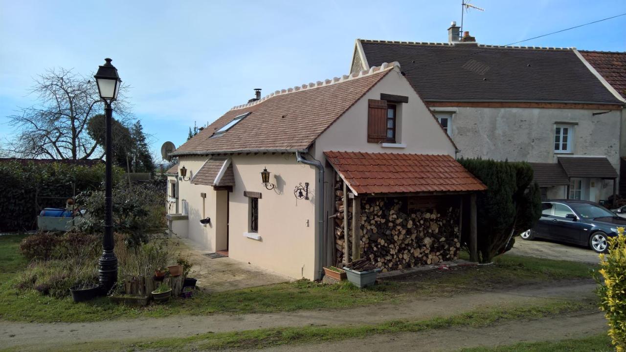 B&B Jouy-sur-Morin - LES GITES DU JARIEL - Bed and Breakfast Jouy-sur-Morin