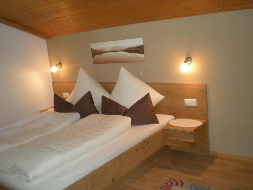 Three-Bedroom Apartment with Shower