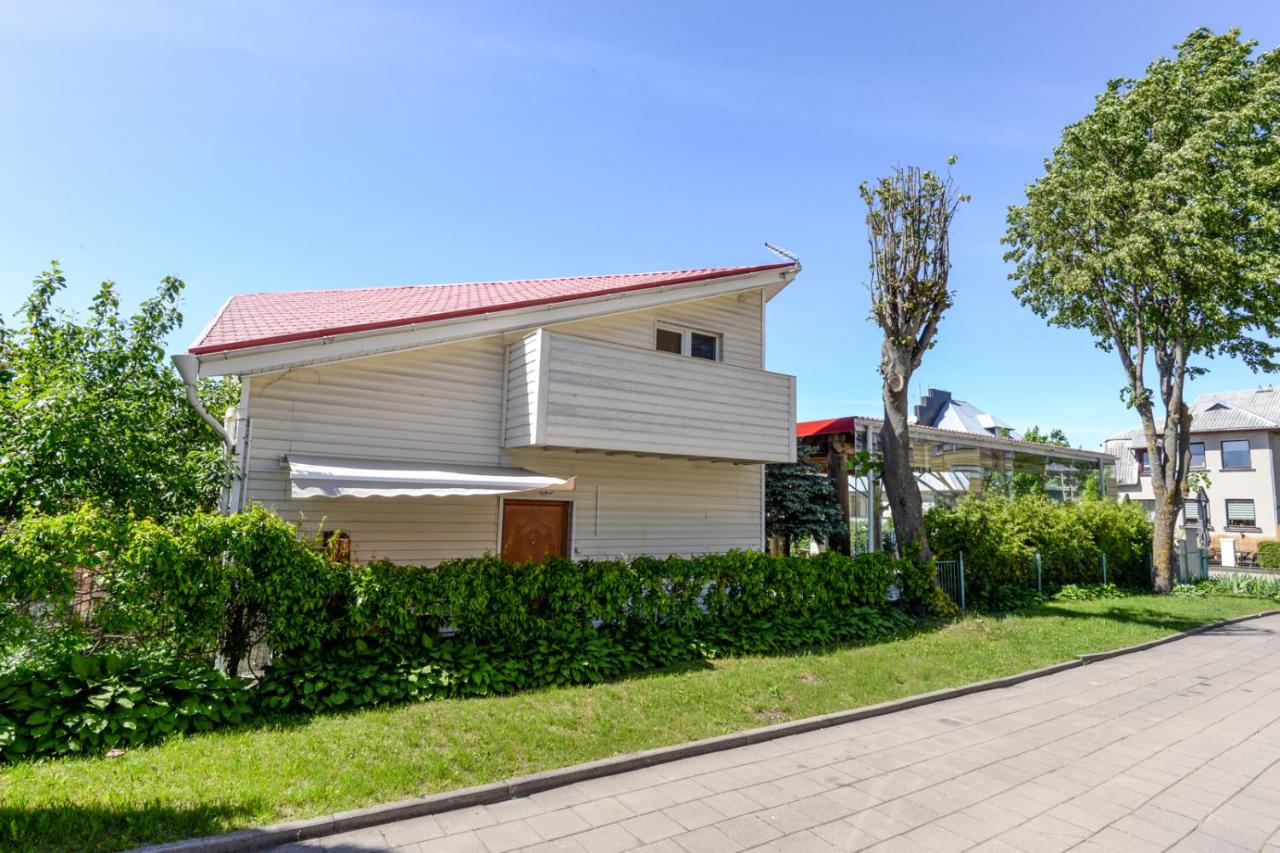 Estudio con balcón