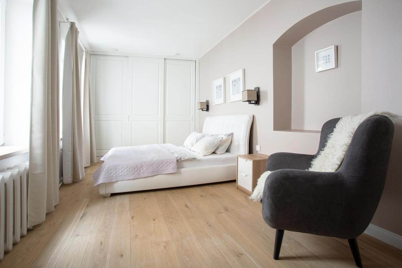 Baron's Town Hall Apartments - B&B