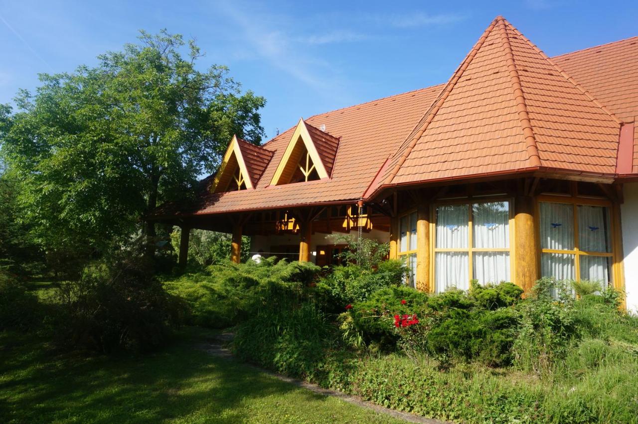 Villa with Garden View