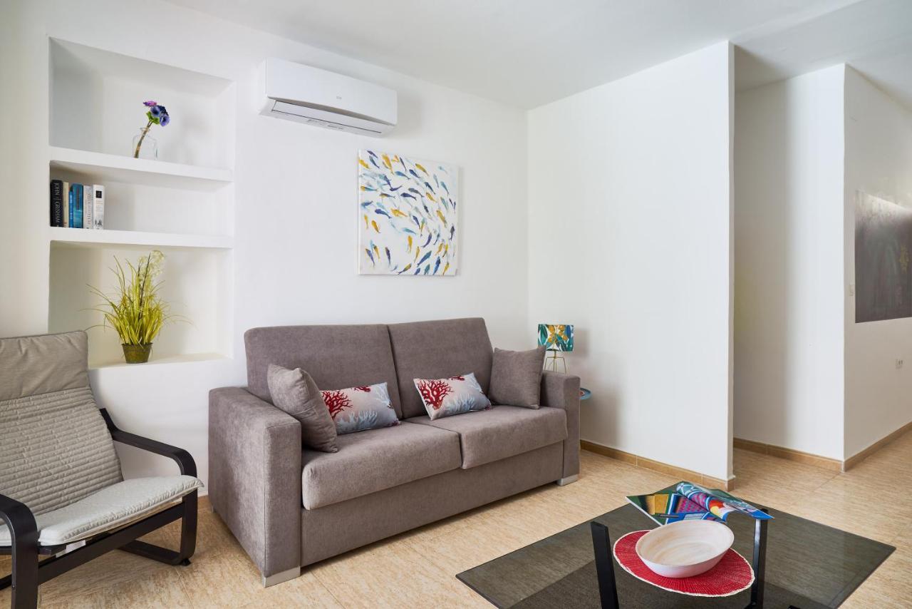Villa Rosita Suites en Playa de la Malagueta con terraza - Chambres d'hôtes Málaga