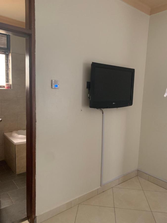 Deluxe King Suite