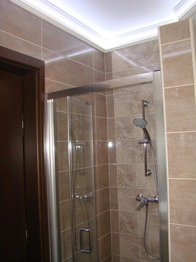 Camera Queen Standard