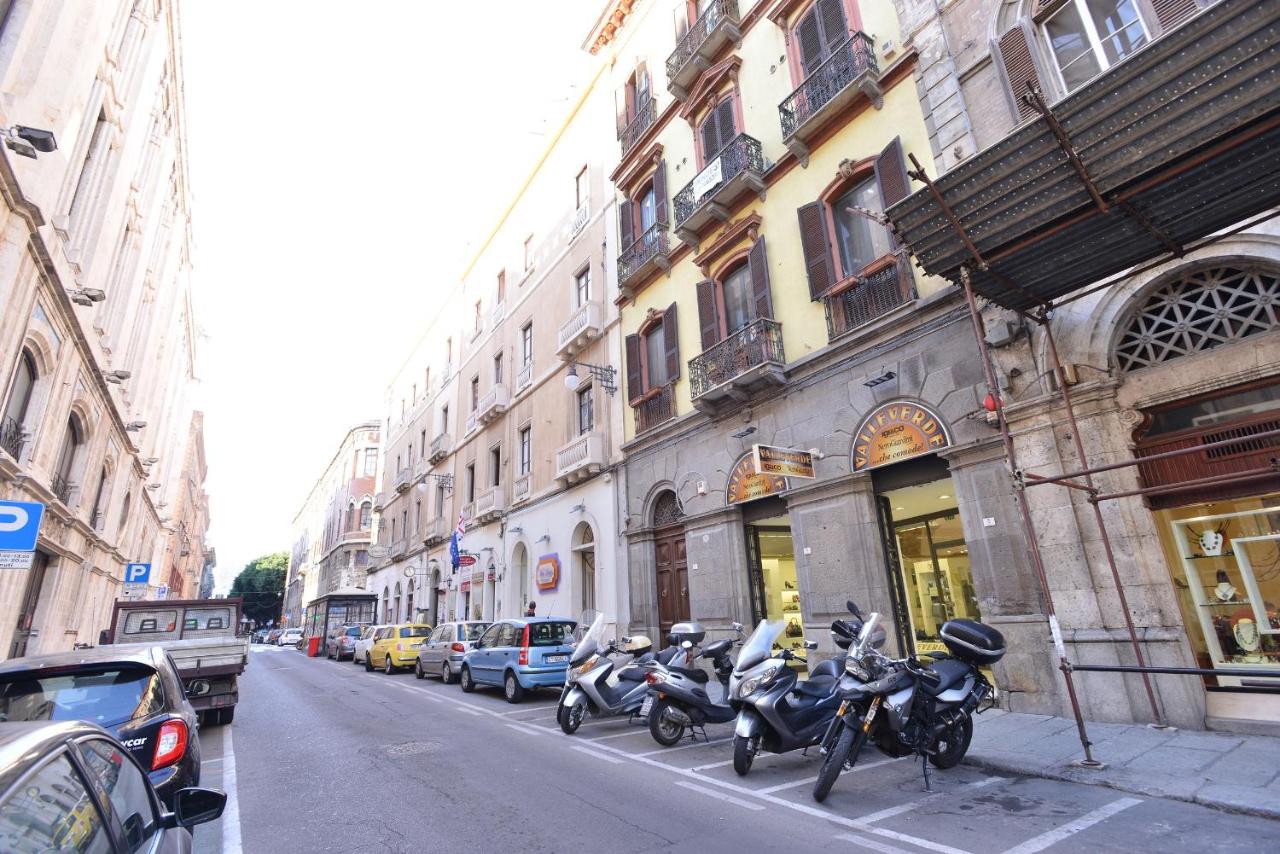 IzzHome City Center Cozy - Ferienwohnung Cagliari