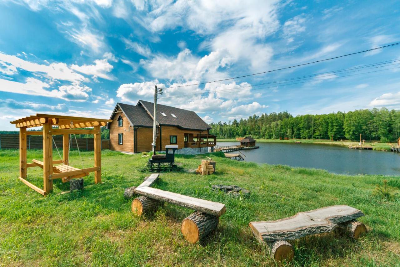 GuestHouse on the Lake with Bathhouse 70 km from Kiev - B&B