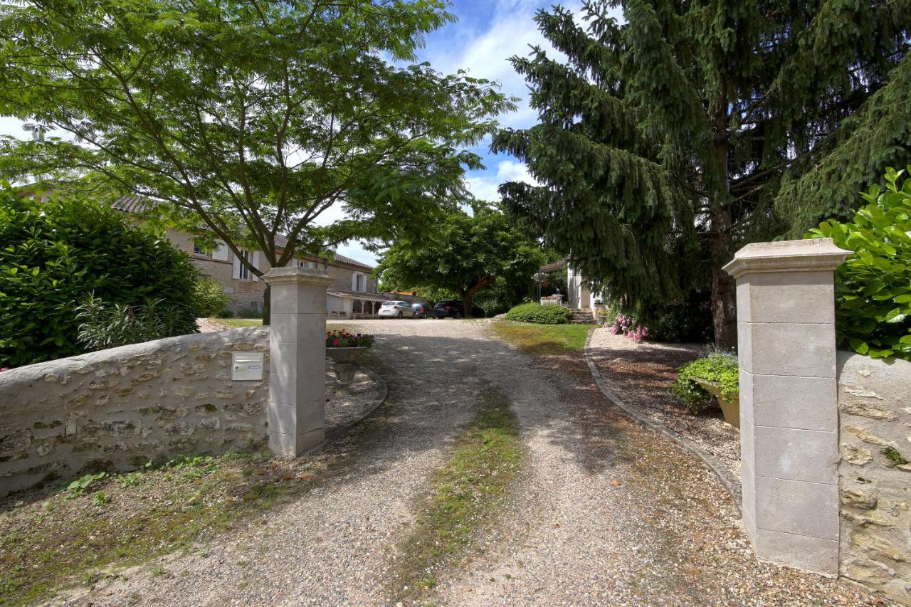 Domaine Des Deux Rivières - Gîte - - B&B