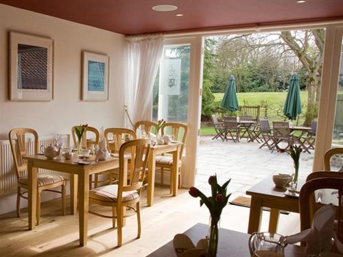 B&B Norwich - Brasteds Lodge - Bed and Breakfast Norwich