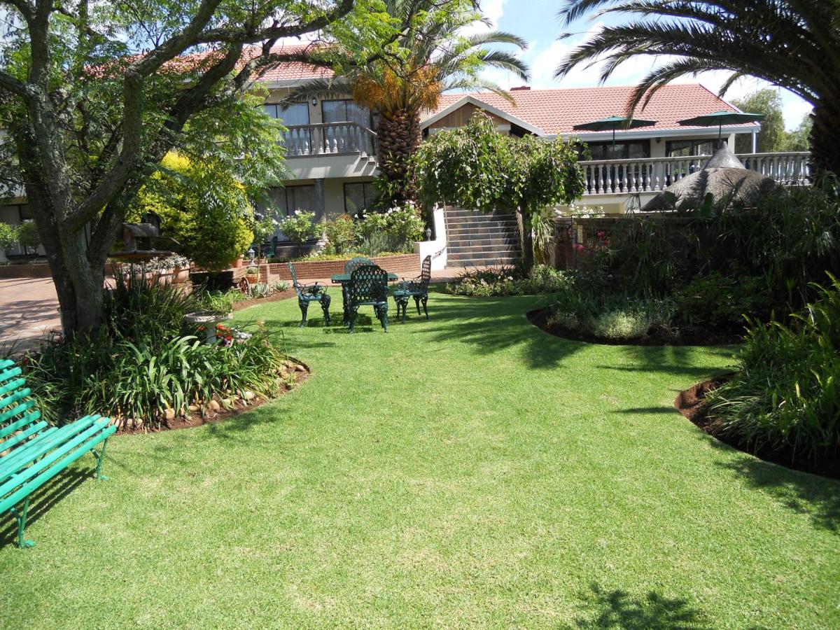 B&B Benoni - Homestead Lake Cottage - Bed and Breakfast Benoni