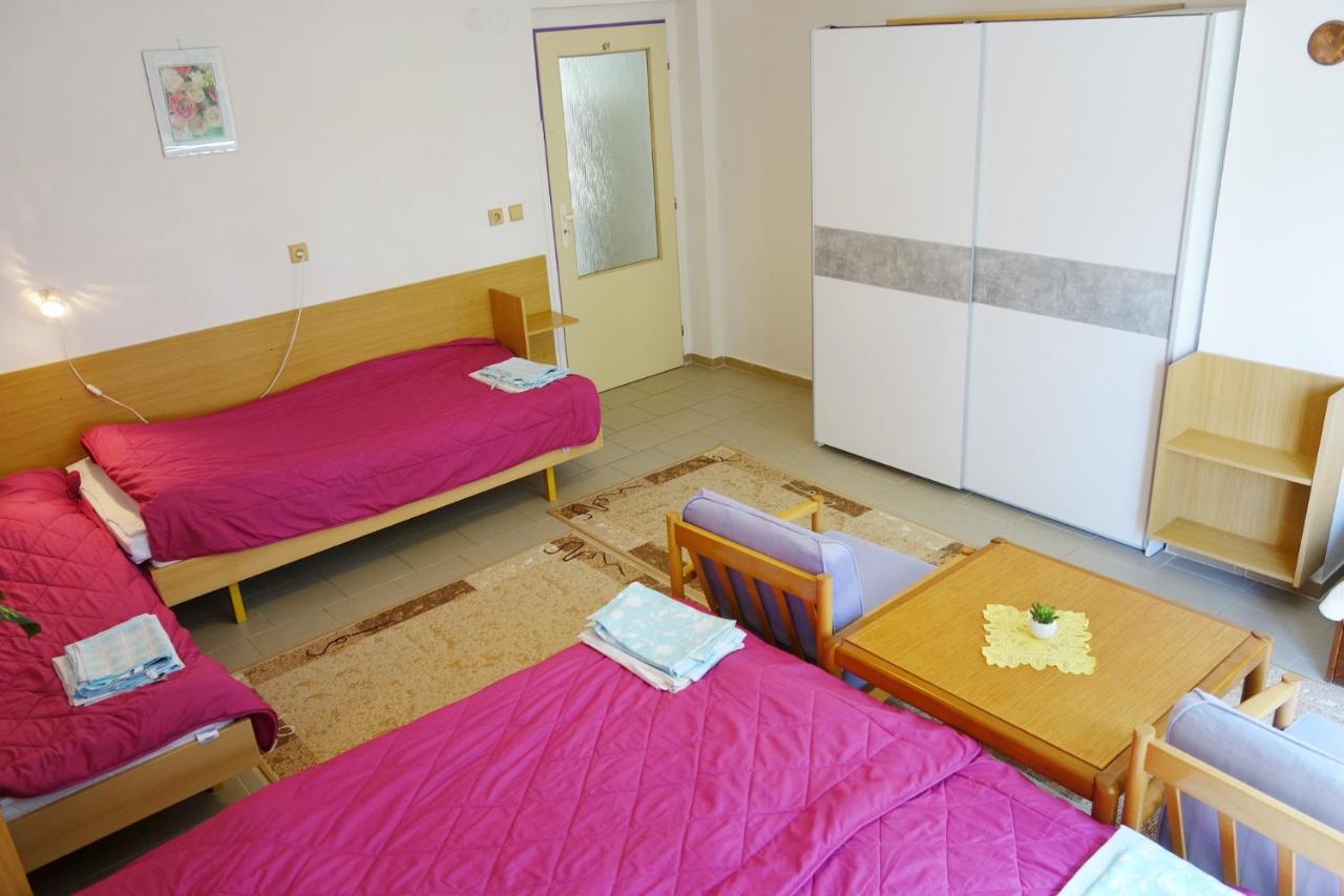 Family Room with Private Bathroom (4+0)