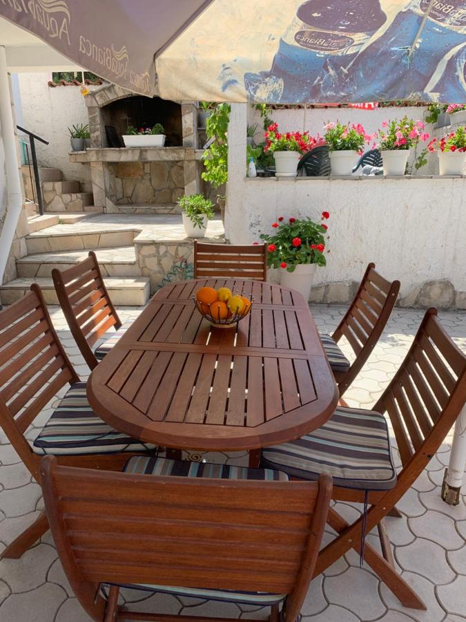 Apartamento de 2 dormitorios con balcón y vistas al mar