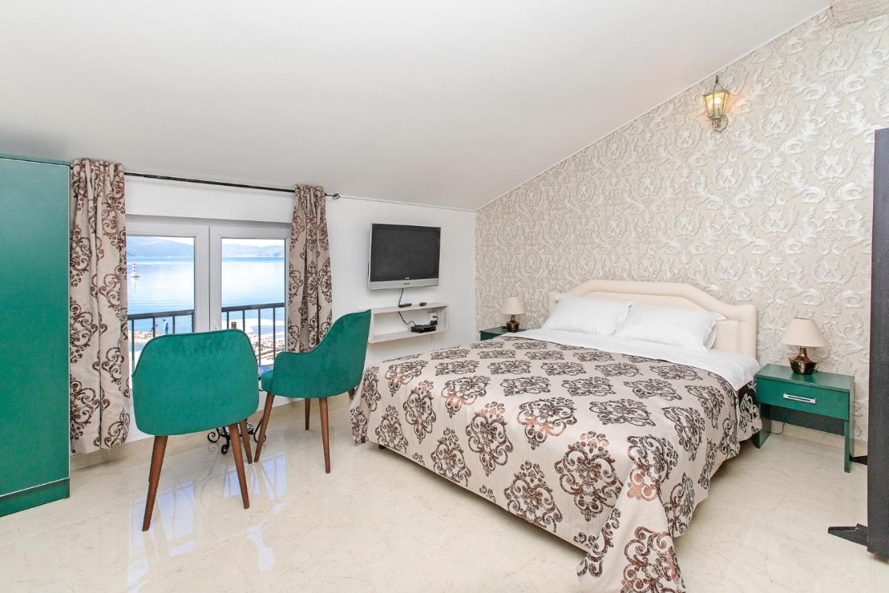 Studio Apartment with Sea View