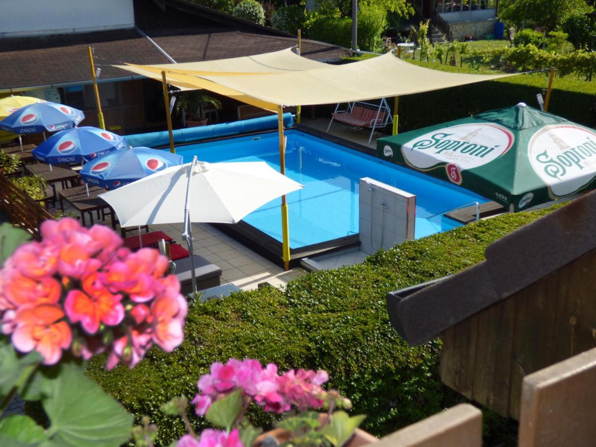 Janika Pension - B&B Vonyarcvashegy