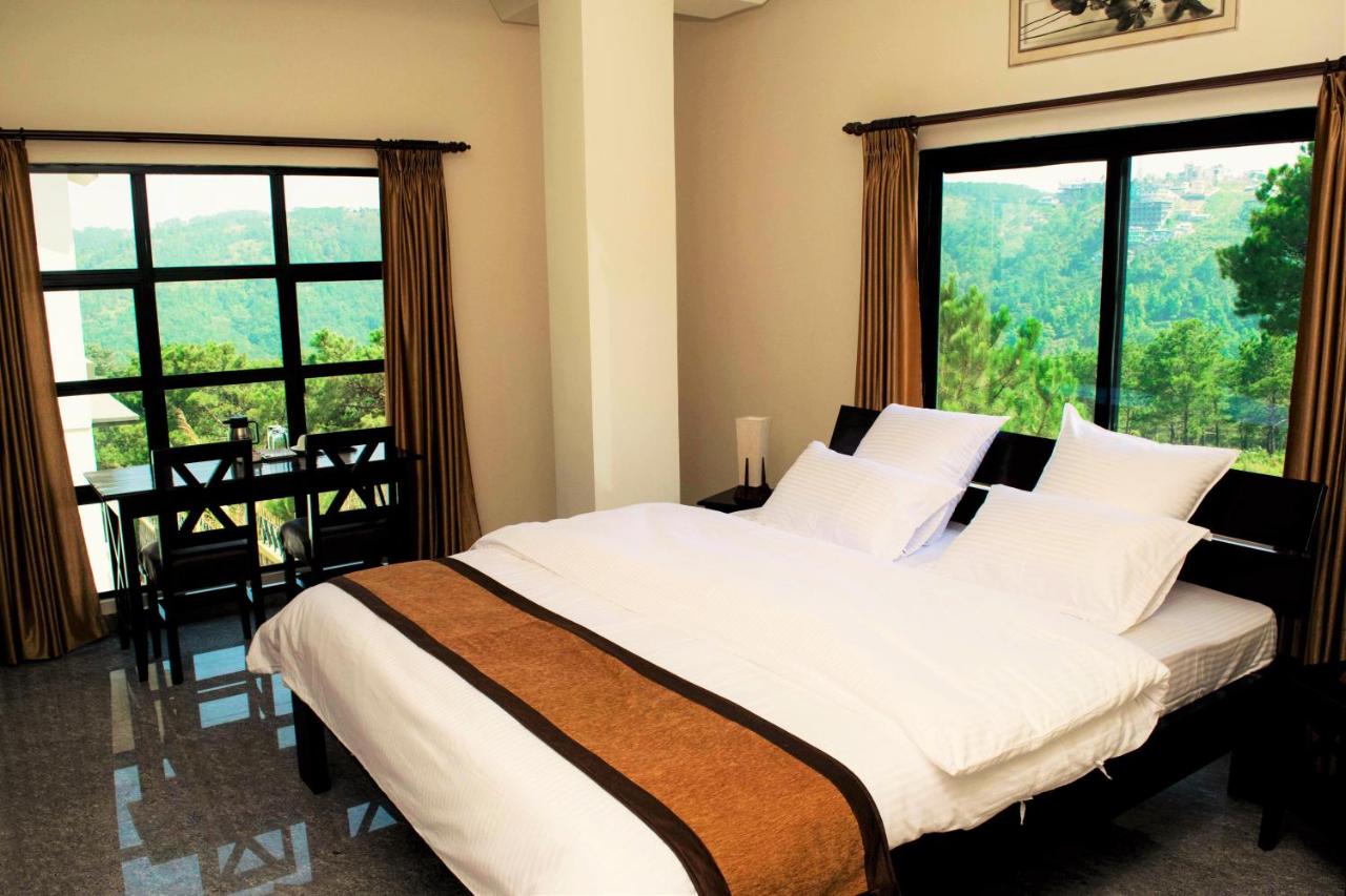 Queen Room