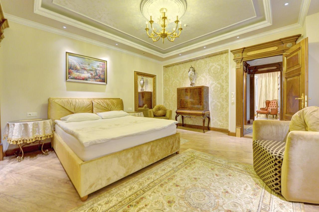 B&B Vilnius - Luxury Pilies Avenue Apartment - Bed and Breakfast Vilnius