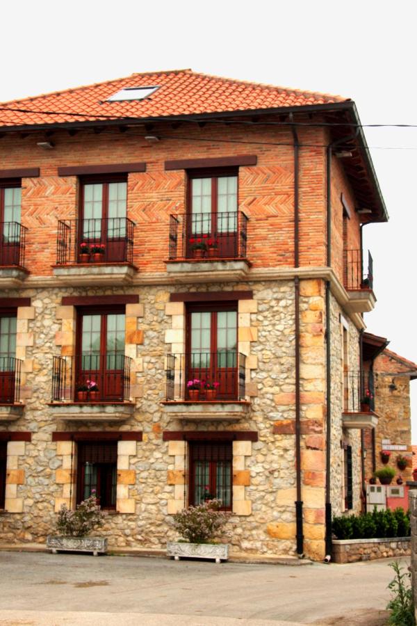 Apartamentos El Cruce de Moratón - B&B Cóbreces