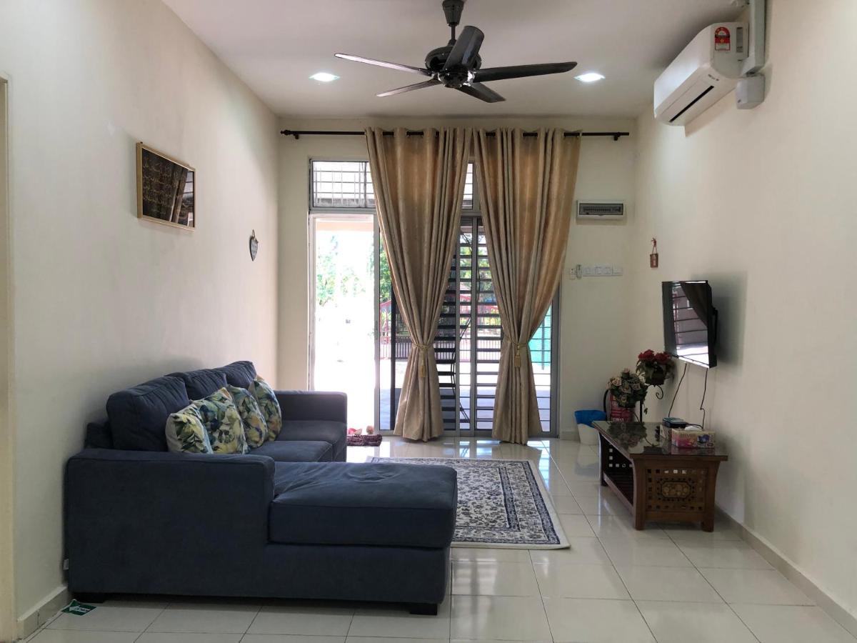 Magnolia 1 Homestay - B&B Kuala Besut