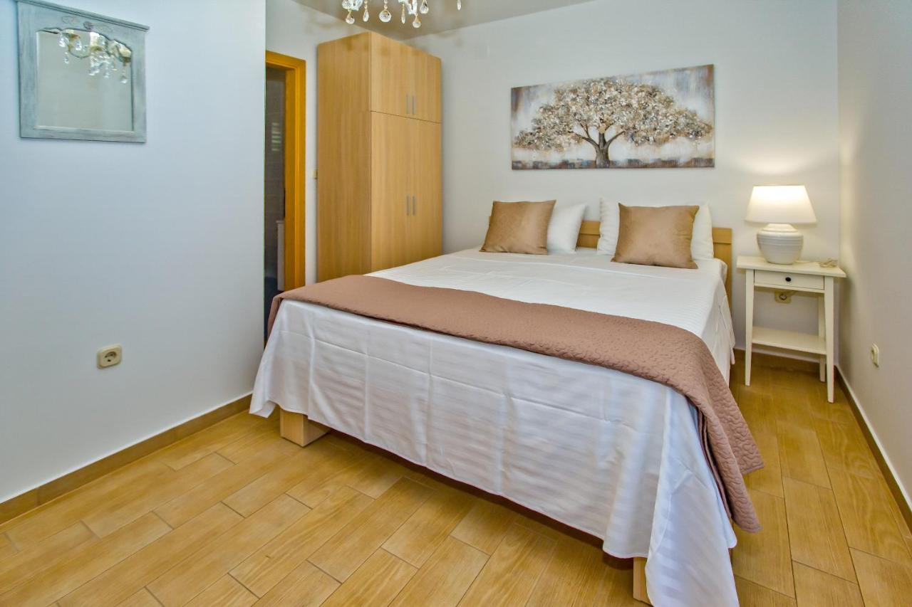B&B Lesina - Luxurious Apartments Maslina with Beach - Bed and Breakfast Lesina