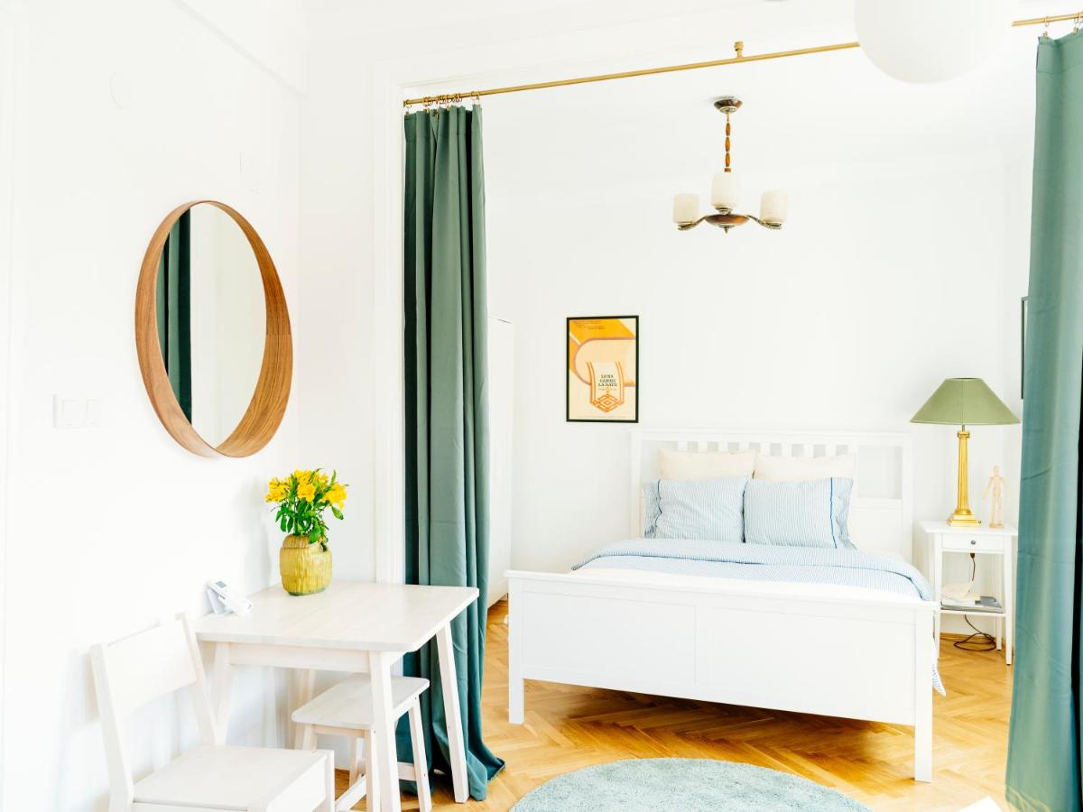 City retro studio in the middle of Old Town - Ferienwohnung
