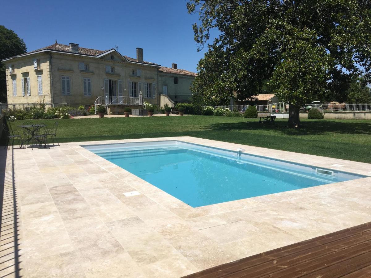 Wine Estate with Private Pool, Near River, Saint-Émilion - B&B