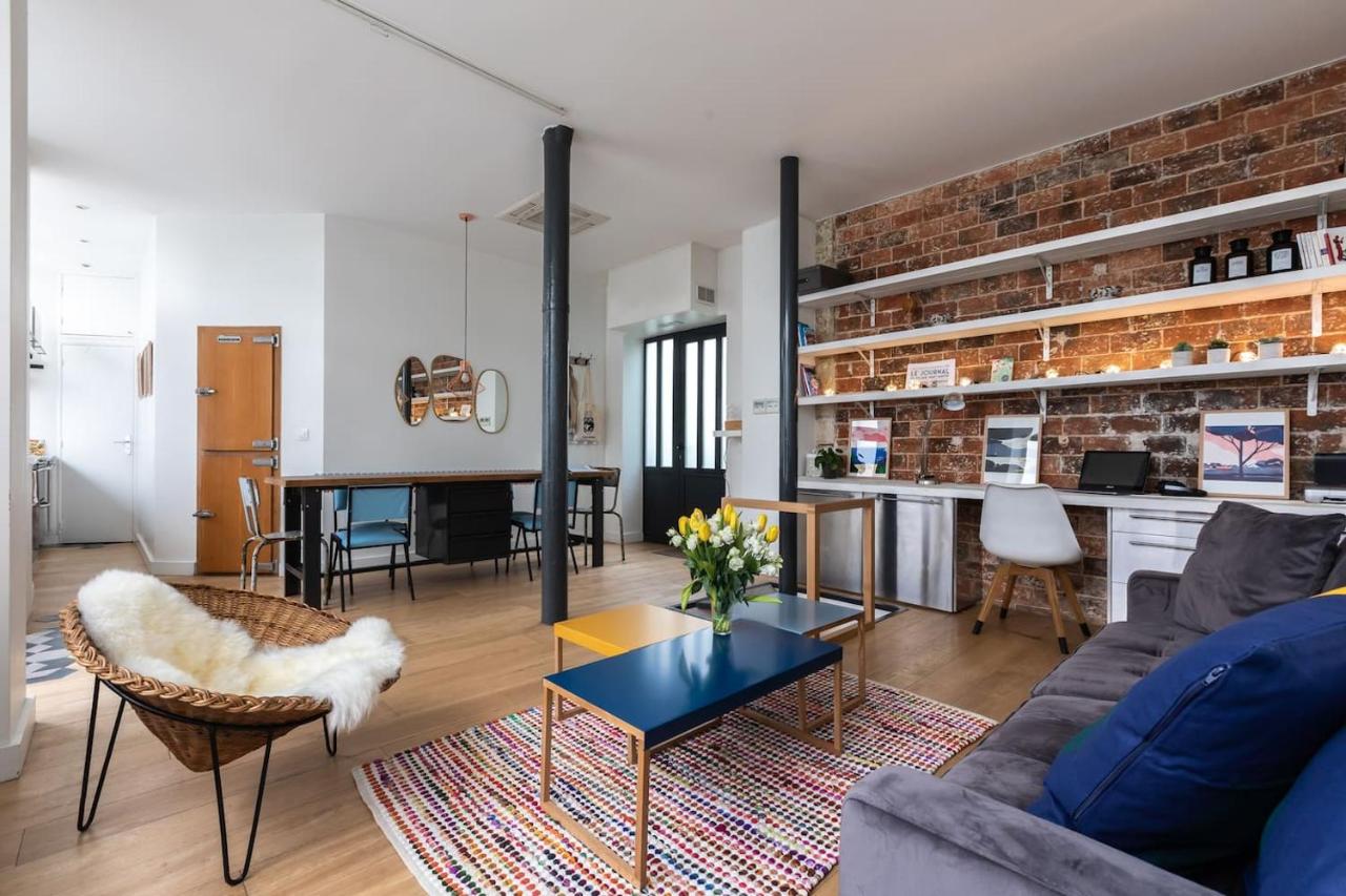 B&B Paris - Fabulous Design Loft - High Marais/République - Bed and Breakfast Paris