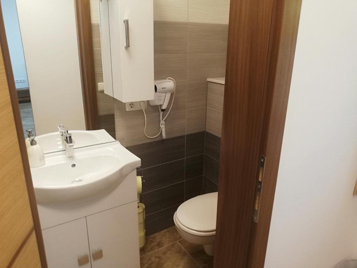 Twin Room with Shower