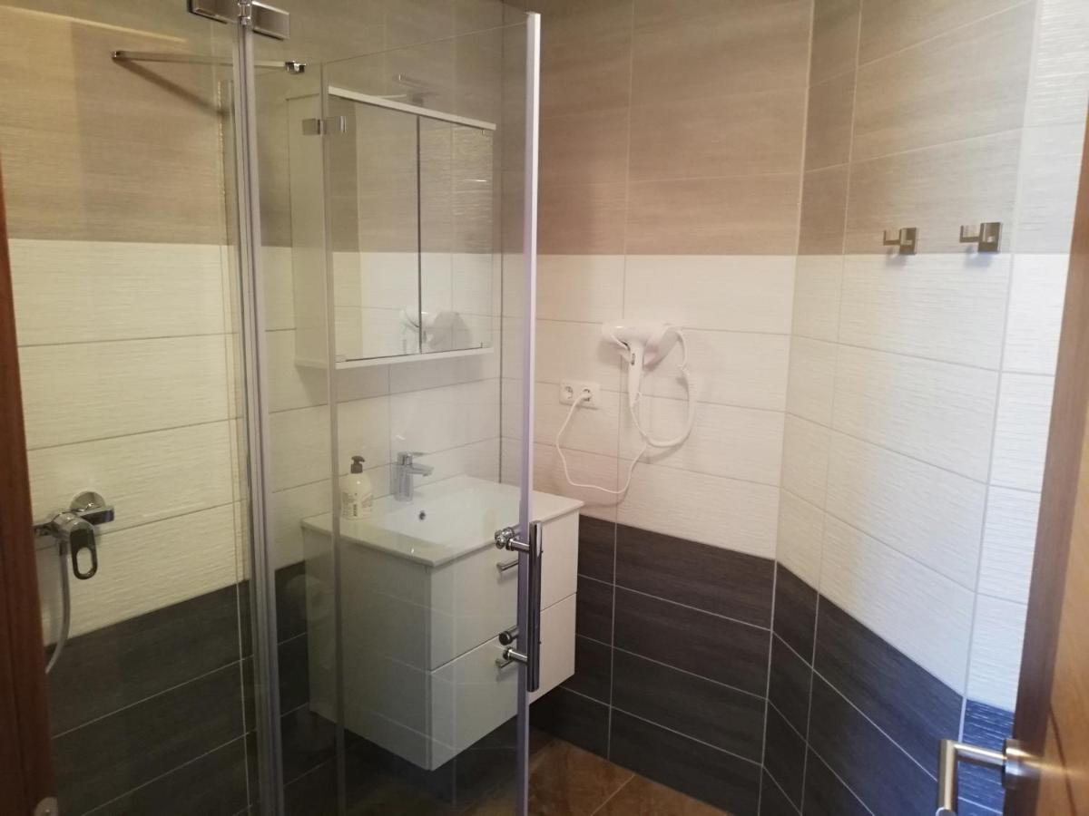 Deluxe Double Room with Shower