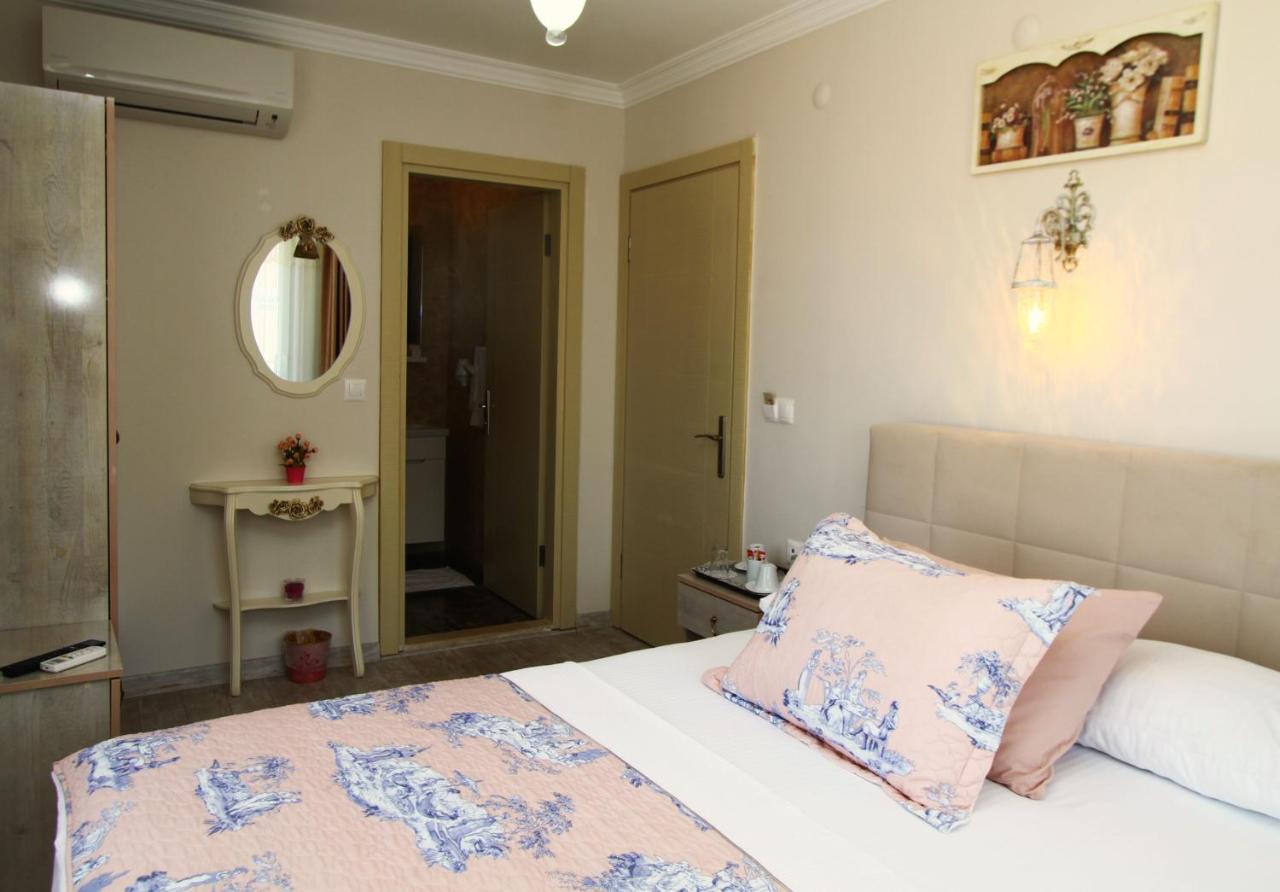 Deluxe Double Room with Balcony and Sea View