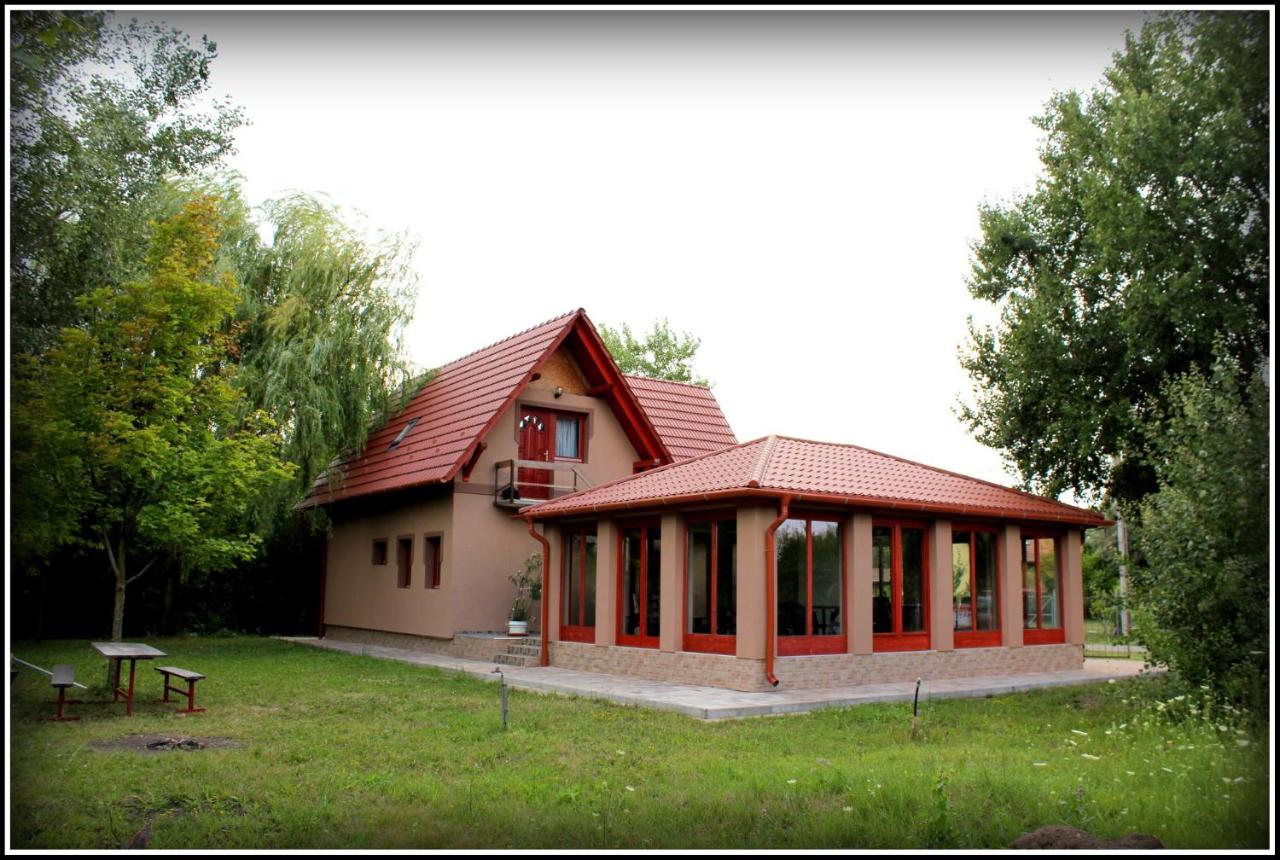 B&B Poroszló - Számadó Vendégház - Bed and Breakfast Poroszló