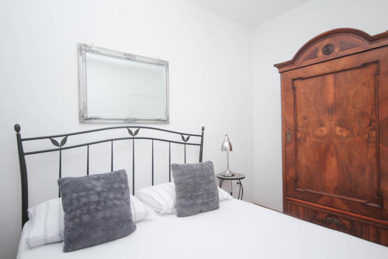 Two-Bedroom Apartment (4-5 Adults)
