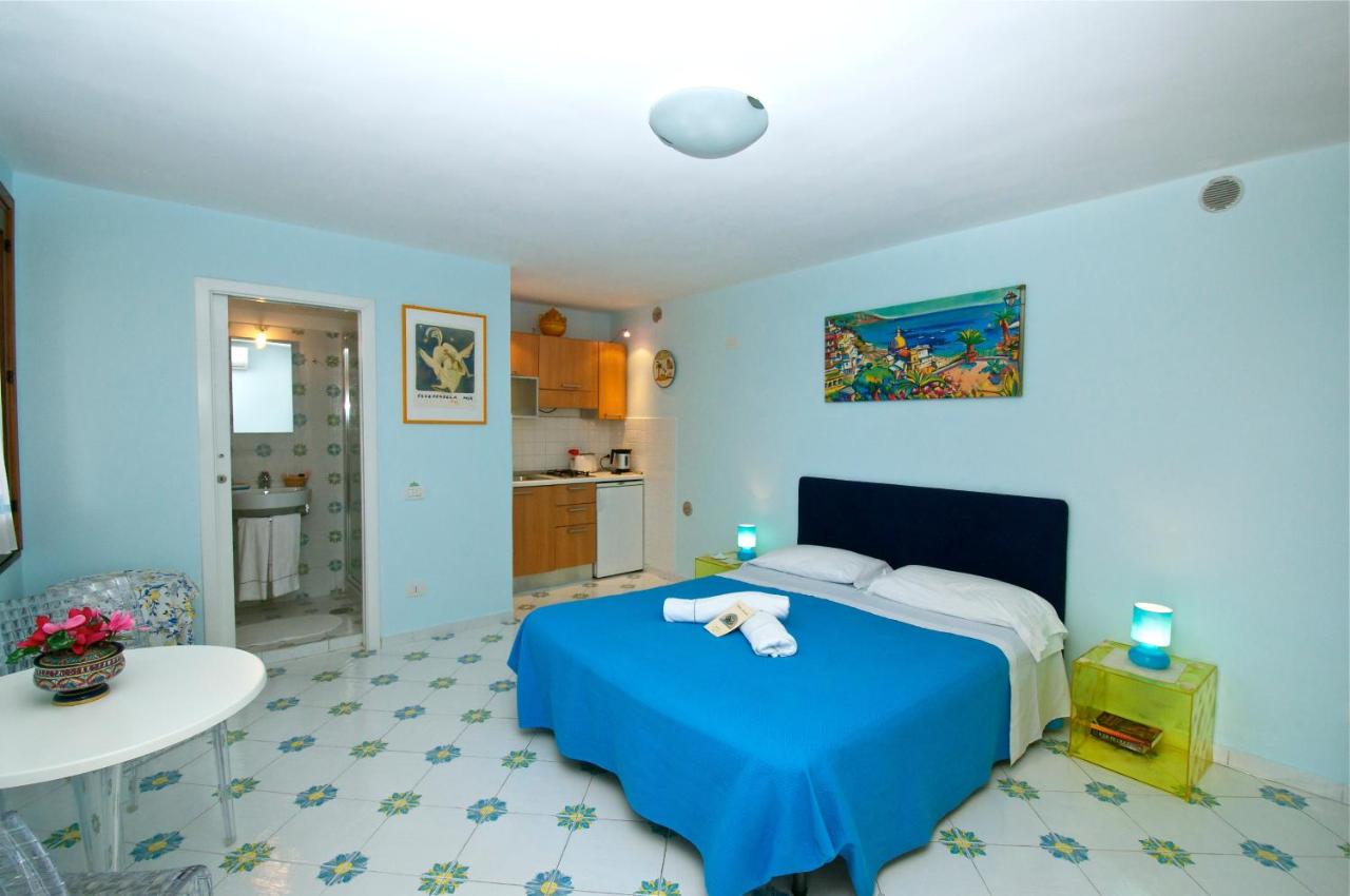 Studio Apartment with Sea View (2 Adults)