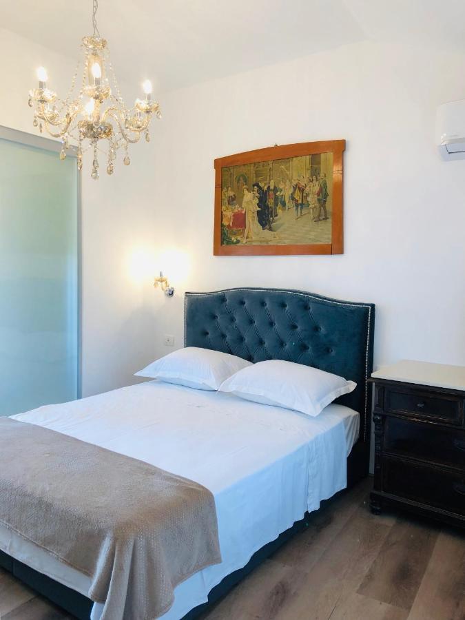 Camera Matrimoniale con Bagno Privato