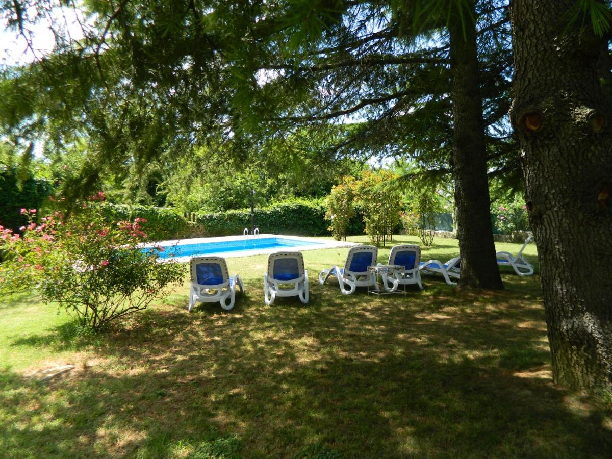 Apartment with Pool View 