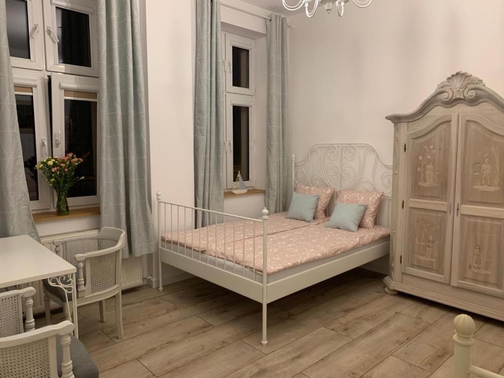 Dreibettzimmer mit eigenem externen Bad