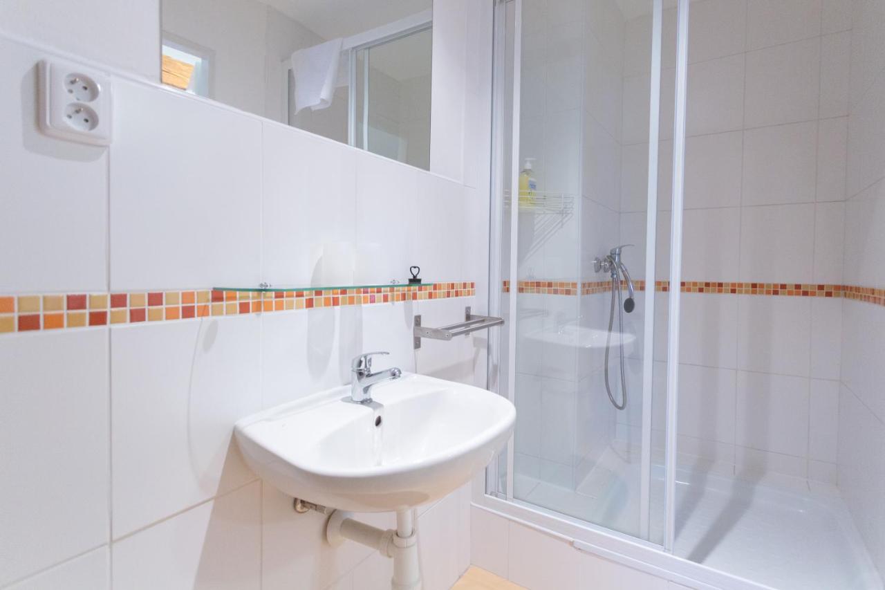Camera Doppia con Letti Singoli con Bagno