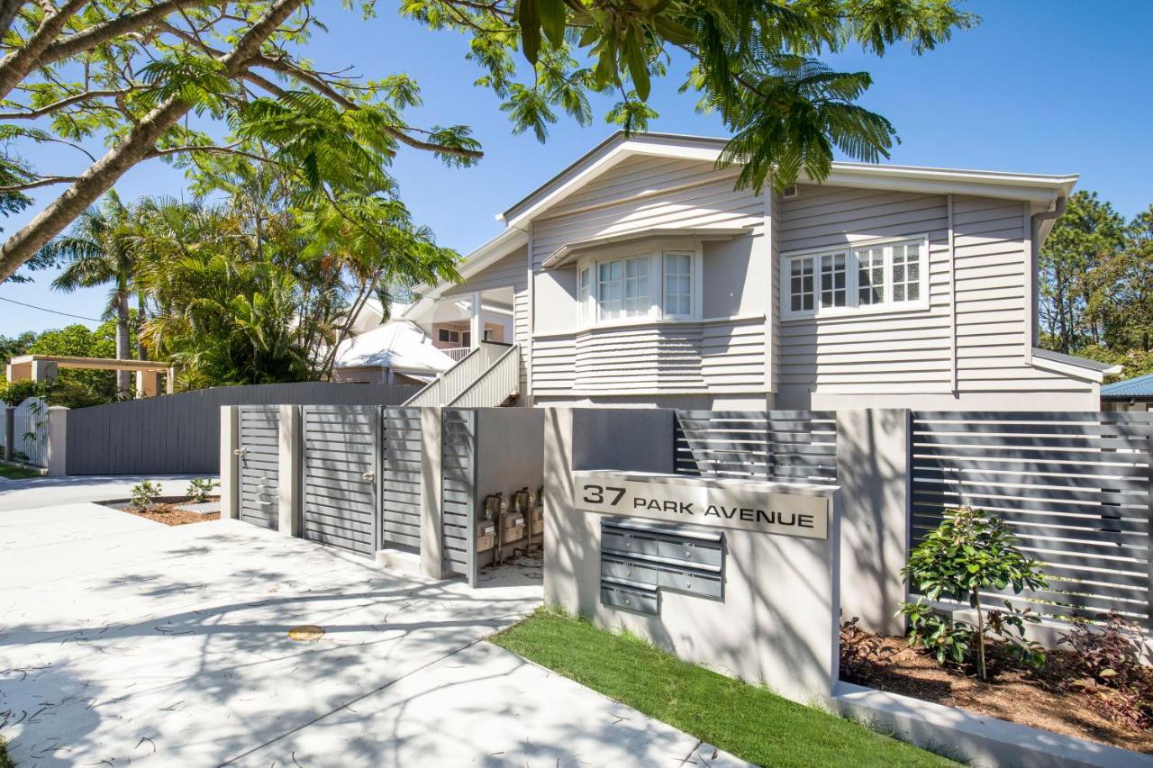 Park Avenue Townhouse Retreat Brisbane Sleeps 10 - B&B Brisbane