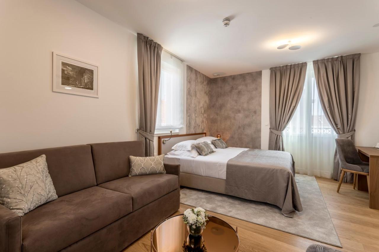 Deluxe Double or Twin Room with Balcony