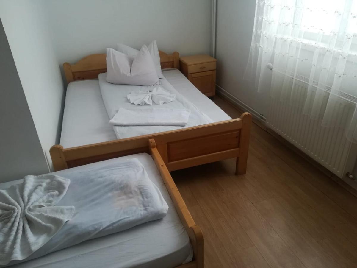 Chambre Triple avec Salle de Bains Privative Séparée