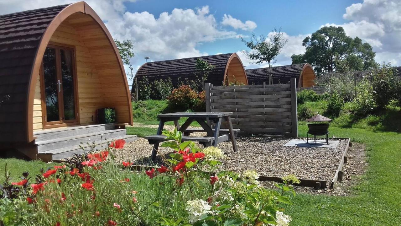 B&B Cheltenham - Poppy Glamping Pod - Bed and Breakfast Cheltenham