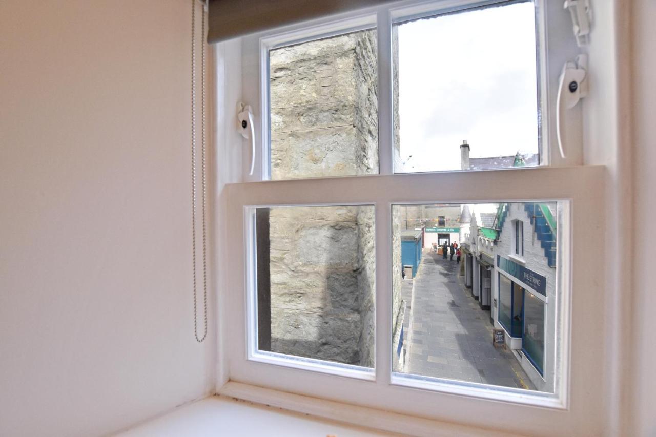 B&B Lerwick - Modern Commercial Street Maisonette - Bed and Breakfast Lerwick