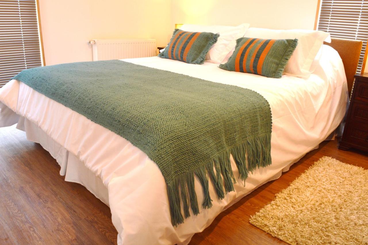 Three-Bedroom Apartment (3-4 adults)