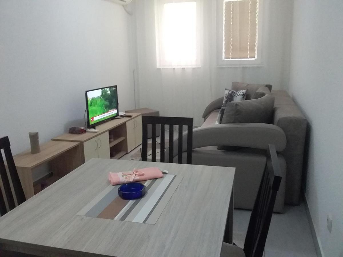 Apartman Jevtić 1 - Ferienwohnung Gornja Toplica