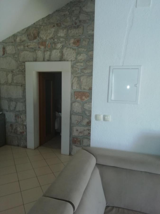 Apartment mit Balkon