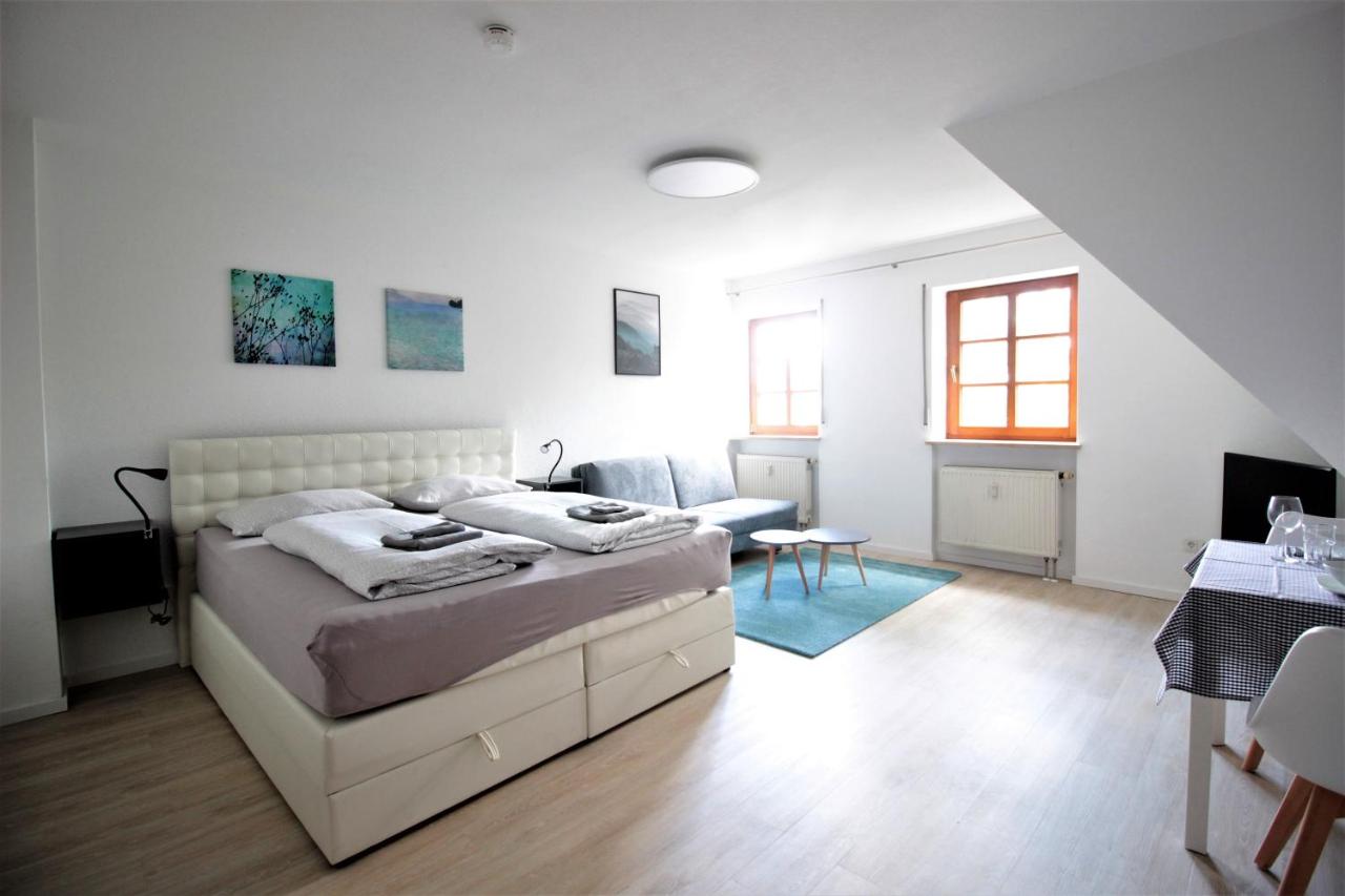 City Apartment - Old Main Bridge, own garage parking space - B&B Würzburg