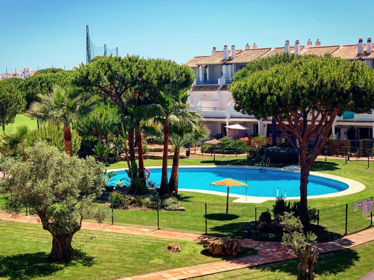 B&B El Portil - Fantastic 3-Bedroom Holiday Home including Tennis and Pool Near Golf Course - Bed and Breakfast El Portil